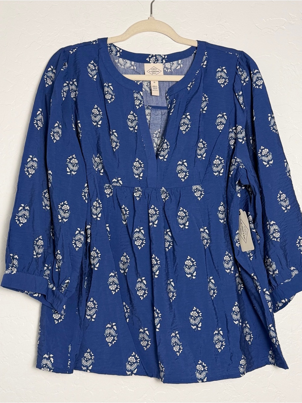 St. John's Bay Women’s Size XL Blouse  Blue/White Floral Peasant Lightweight Top